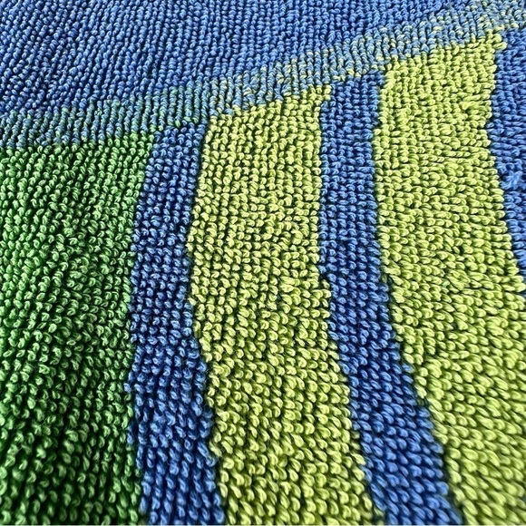 Vintage Mervyn’s Dancing Dolphin Waves Cotton Beach Towel Blue Green 36x64 FLAWS - Picture 10 of 16